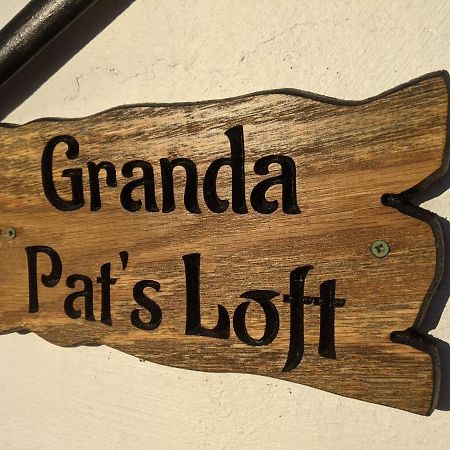 CrossmaglenGranda Pat'S Loftアパートメント エクステリア 写真
